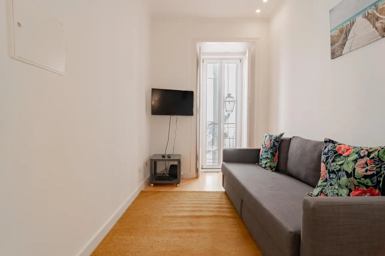 Charming Santos Apartment W/ Patio By Lovelystay Lisboa 0*,  Portugal