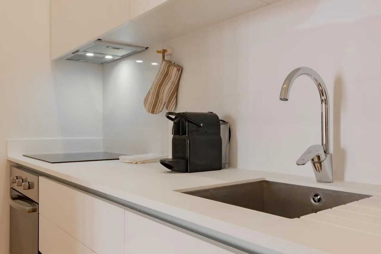 Charming Santos Apartment W/ Patio By Lovelystay Lisboa 0*,